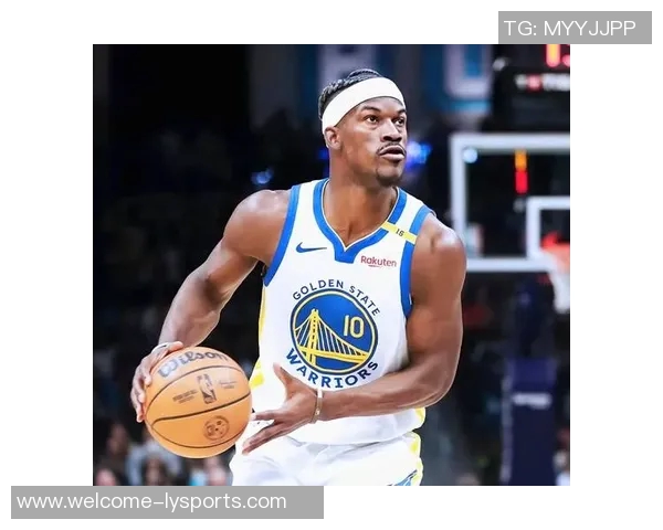 科尔强调关键时刻进攻策略应聚焦库里与巴特勒并创造空间