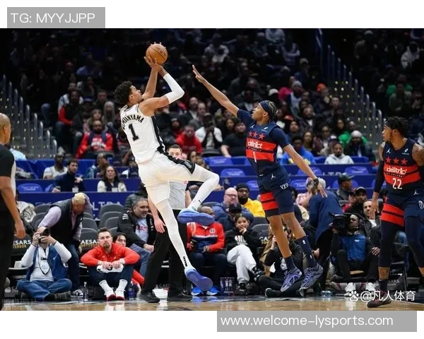 文班亚马成为马刺核心福克斯在关键时刻显得迷茫