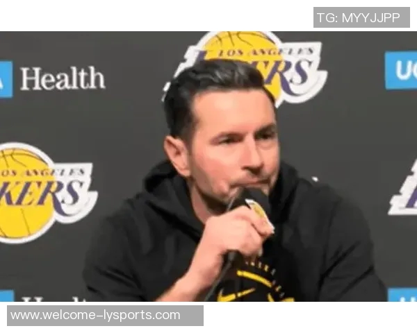 雷迪克称赞黄蜂进攻表现出色并分享防守策略调整经验