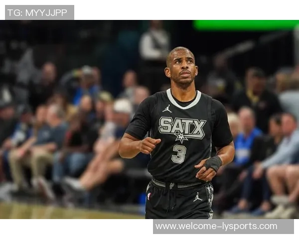 保罗重返快船基地训练展现老炮风采双手暴扣引发球迷热议 保罗重返快船基地训练展现老炮风采双手暴扣引发球迷热议