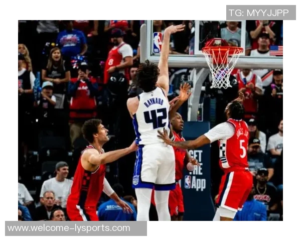 小卡主动要求下场膝盖遭科林斯重击引发关注